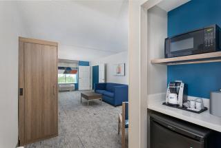 Holiday Inn Express & Suites Columbus at Northlake by IHG - Columbus - 6