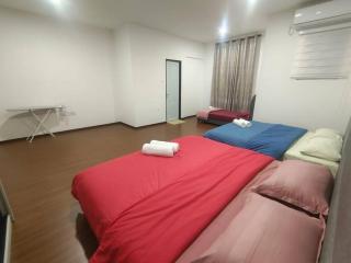 Sakura homestay 5 bedrooms - Spring Lopeng 14 pax - Miri - 5