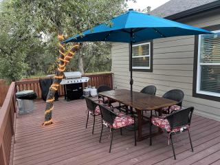 3-night dis count Secluded Retreat HotTub FirePit - 6