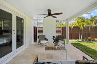 Newly Remodeled House in Miami - 3BR House with Private Yard - 5 Min ride to Hollywood Beach - 6