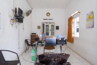 RedDoorz at Putri Syariah Brebes - 3