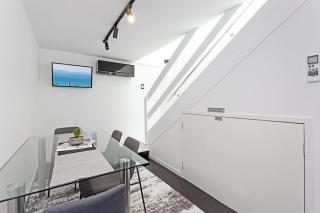 Two-bedroom Getaway - 5