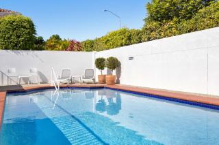 Villa Aqua Riverside Retreat with Pool - 8