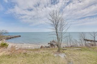 Lake Michigan Vacation Rental with Private Beach! - 8