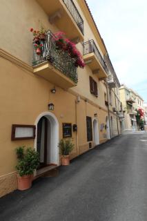 Luxurious and posh in Historical Centre - Superior la Marmora Town House - Completely Renovated & fully Equipped - Olbia - 3