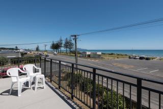 Alpha - Otaki Beach Holiday Home - Otaki Beach - 9