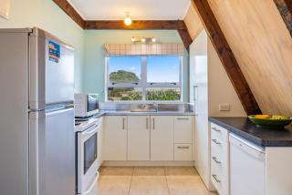 Alpha - Otaki Beach Holiday Home - Otaki Beach - 6
