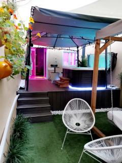 Lyon piscine et jacuzzi privatifs en extérieur - 0