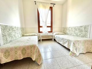 Seaside Terrace & Pool Getaway - Cavallino-Treporti - 2