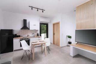 Euphoria Luxury Apartment - 9