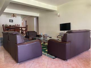 Joe & El Heritage Villa - - 3