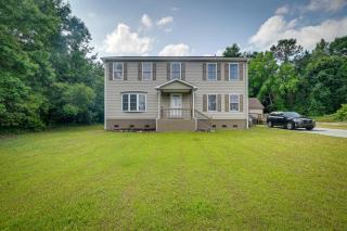 Group-Friendly Myrtle Beach House with Deck - Myrtle Beach - 0