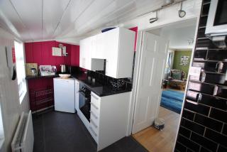 Harbourside- home by the sea in coastal village - 7