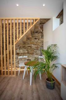 Stunning stone coach house - 5