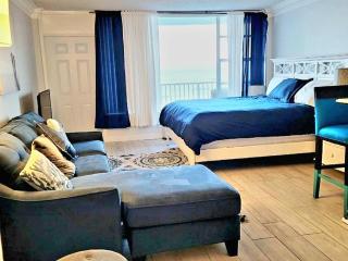 Direct Oceanfront With Balcony - Daytona Beach - 0