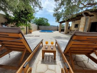 Holiday house with pool and whirlpool Sara - Betina - 8
