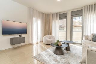 Luxury and Large 2 Bedroom - Rav Kuk Residence - 4