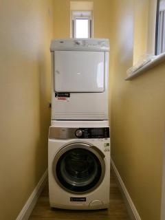 Sands House - luxury modern studios with secure parking in Epsom, Surrey - 1