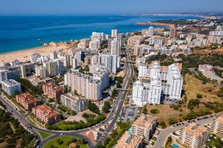 Ocean Breeze 1 BDR Flat in Portimão by LovelyStay - Portimão - 3