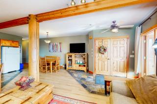 Snow Leopard's Retreat - 7