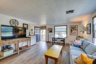 Pet-Friendly Mt Dora Apartment with Deck - Near Lake - 0
