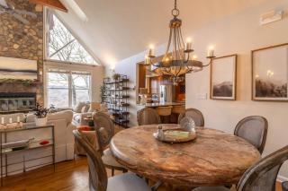 Highland House - Sugar Mountain - 2