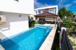 Modern 4-BR Villa with Pool in Punta Cana Residential Area - Punta Cana - 4