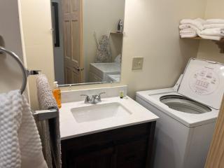 Creekside Downtown Vacation Suites, Only Adults 25 or older - Buffalo - 4