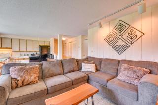 Ski-inandSki-Out Peru Condo with Fire Pit and Grill! - Peru - 5