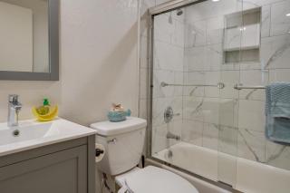 Efficiently Equipped Pacifica Apt - 1 Mi to Beach! - Pacifica - 1