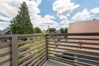 Comfy Family Home, Walkable Neighborhood + Patio! - Portland - 3