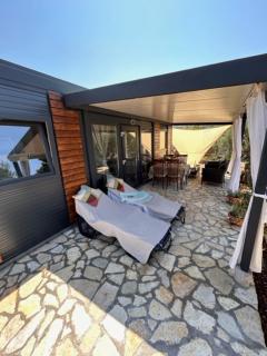 Beach house Lady - resort & tavern BAIN, free transport, pool, Island of Žut - Kornati - Pristanišće - 4