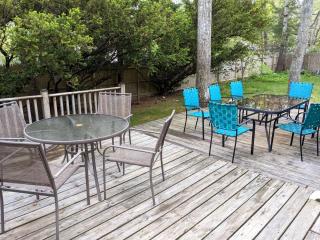 Spacious 4BR house on a quiet street in Centerville 5 min to Craigville beach - Centerville - 4