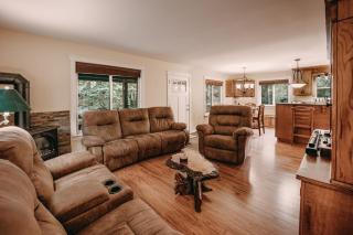 22MBR - Wi-Fi - Fireplace - Pets OK - Sleeps 8 cabin - 5