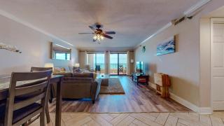 307 Surf Dweller by Alicia Hollis Realtor Rentals - Open March 16th Week - 3