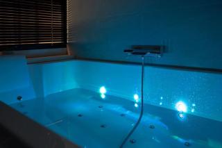 Suite de Luxe Jacuzzi balnéo,King size Bed - 1