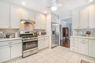 Newly Renovated Cottage 5 mins from Beach! - 6