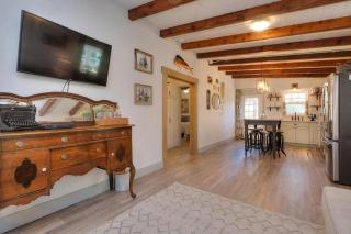 Hemingway's Roost - Oak Island - 4