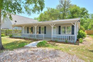 Barefoot Retreat - Oak Island - 9