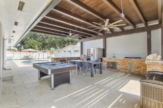 Miami House Pool Game Room BBQ L24 - 9