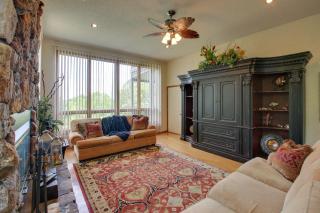 Lake Ouachita Vacation Rental with Community Pool - - 7
