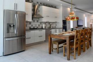 NO Wynwood Home with Guest House Spacious Outdoor with Jacuzzi - Miami - 1