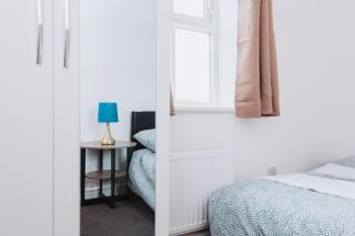 Double Room with Private Bathroom, parking & wifi - Barking - 4
