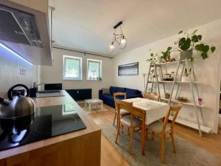 Cozy Self check-in Apartment in vibrant Ruzinov area, Komárnická 42, Bratislava - Bratislava - 0