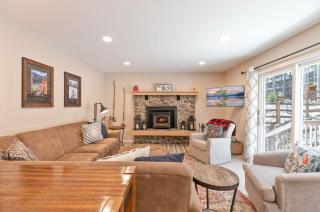 Quicksilver Chalet: Hot Tub, Sleeps 10 - 0