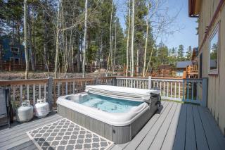 Quicksilver Chalet: Hot Tub, Sleeps 10 - 9
