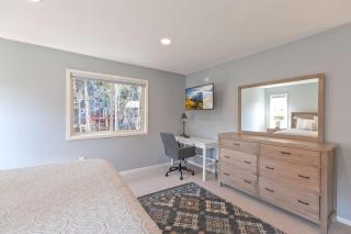 Quicksilver Chalet: Hot Tub, Sleeps 10 - 1