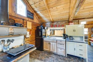 Remote Escape Klamath Falls Cabin By Lake and Hikes - Klamath Falls - 2