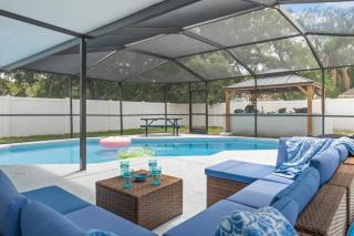 Shells of Paradise a Cozy, Pet-Friendly Tampa Home with Heated & Screened Pool 4 miles to Adventure Island and Busch Garden - Tampa - 2