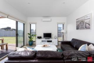 Luxury Retreat at Pristine Surf Beach with wood fireplace - 6